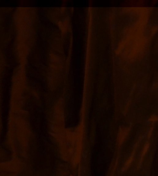 Das Geigen-Stilleben - in vielen Kunstsammlungen hängen diese frühbarocken Gemälde mit ihren sorgfältig arrangierten Darstellungen von Musikinstrumenten, Büchern, Obst, Gläsern und anderen Kuriosa. Diese Stilleben berühren uns mit ihrer eigentümlichen Stimmung, die ihren Ursprung hat in dem Kontrast zwischen minutiöser Genauigkeit der Darstellung und dem verwelkten oder gar beschädigten Zusatnd des Sujets. Die Geige ist ein gerne abgebildetes Objekt, zeigt sie doch Hören und Fühlen, steht für den angenehmen Zeitvertreib, aber auch für die Flüchtigkeit des Augenblicks, da ihr Ton stets verhallt und vergänglich ist.