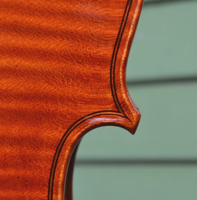 Stradivari model 1704 - back corner
